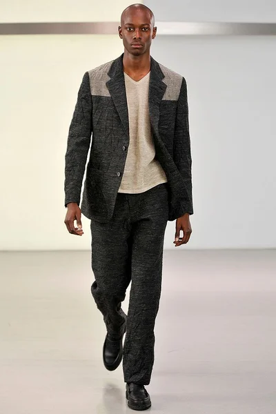 Look 22